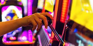 Filipino players browsing ph 2025 sports and casino games on mobile